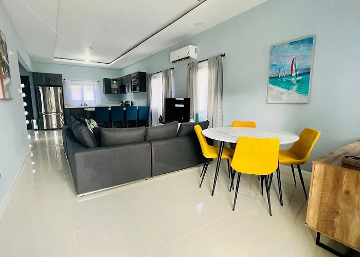 Harlowe Sunshine Glow Holiday home Ocho Rios